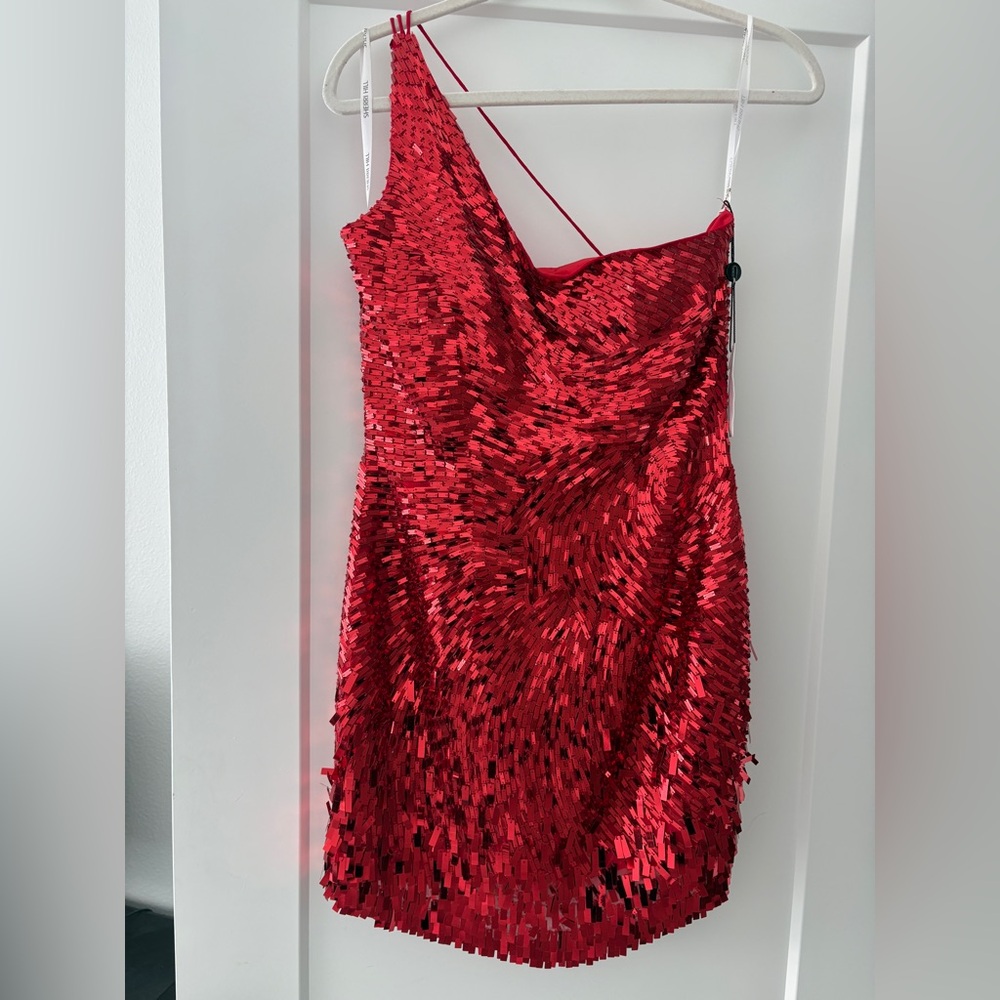 ONE SHOULDER RED SHERRI HILL MINI DRESS WITH 3 STRAPS IN THE BACK SZ 6 - Picture 11 of 11